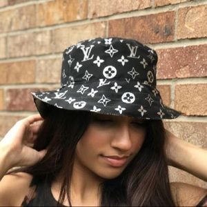 Reversible logo Bucket Hat